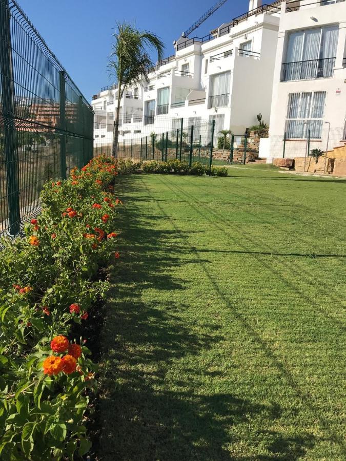 Вілла Manilva Townhouse With Spectacular Views Of Gibraltar Екстер'єр фото
